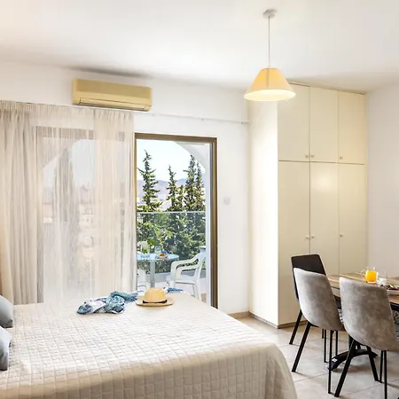 شقة فندقية Stephanos 3*