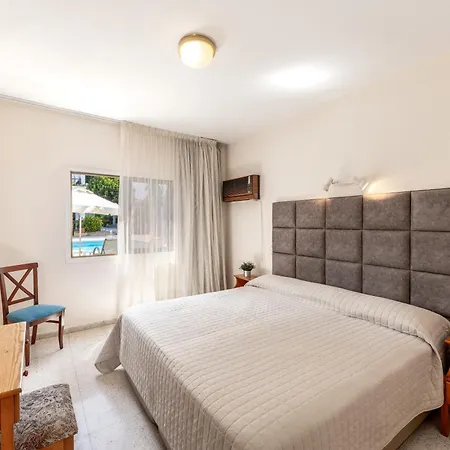 Aparthotel Stephanos 3*