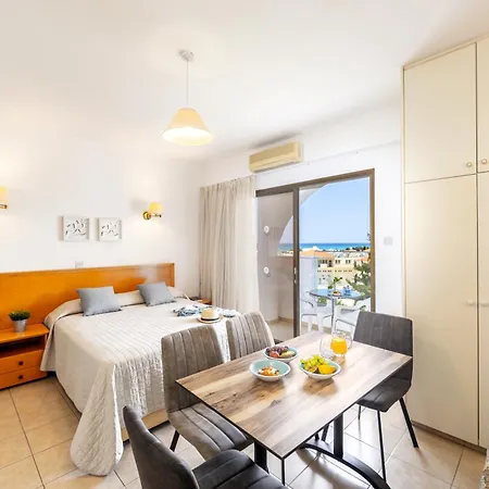 Aparthotel Stephanos 3*