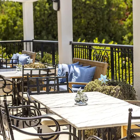 Stephanos Apart-hotel 4*